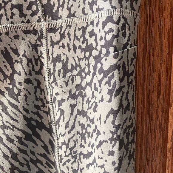 Athleta Salutation Stash Pocket II Printed Tight Legging 7/8 Women’s Sz S Petite - Picture 8 of 10